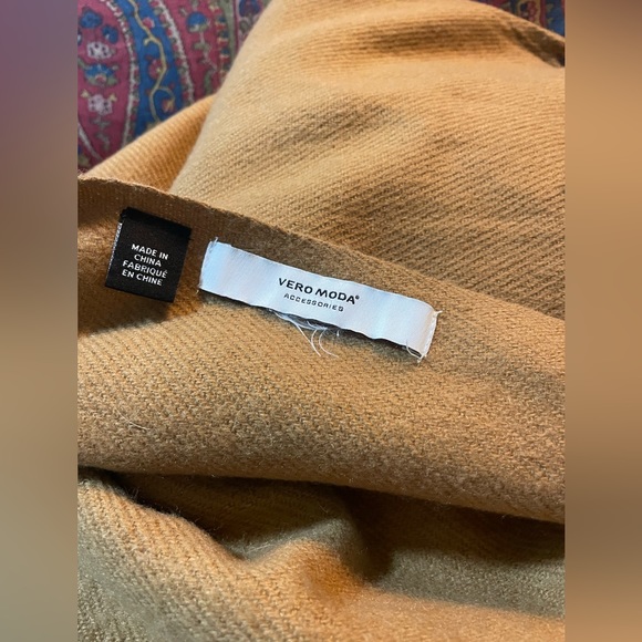 Tan Vero Moda scarf - Picture 5 of 5